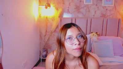 Hera_Junoo live cam on Cam4