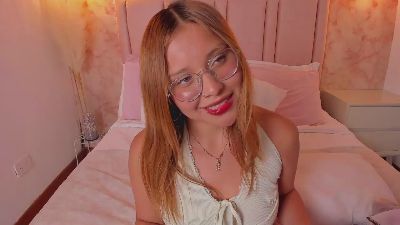 Hera_Junoo live cam on Cam4