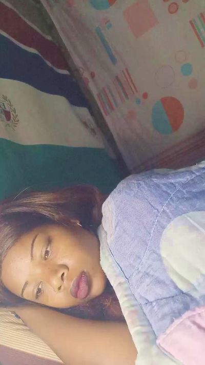 Heritiana974 live cam on Cam4
