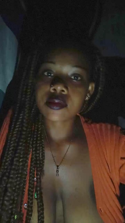 Heritiana974 live cam on Cam4