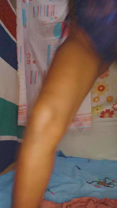 Heritiana974 live cam on Cam4