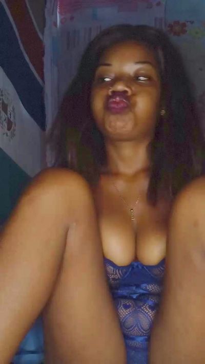 Heritiana974 live cam on Cam4