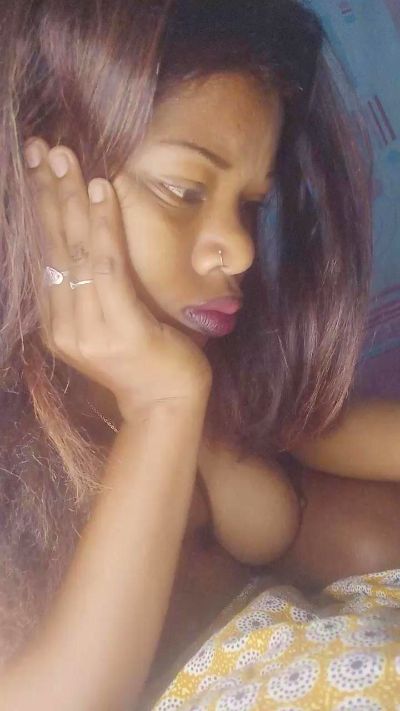 Heritiana974 live cam on Cam4