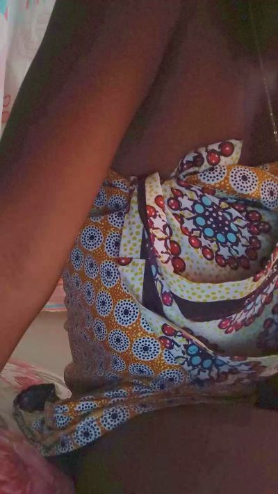 Heritiana974 live cam on Cam4