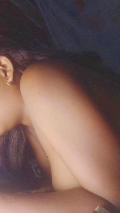 Heritiana974 live cam on Cam4