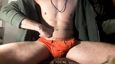 Highcumming33 live cam on Cam4