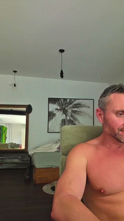 Highdeffwhore live cam on Cam4