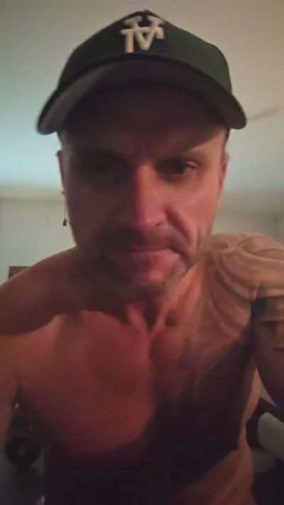 Highdeffwhore live cam on Cam4