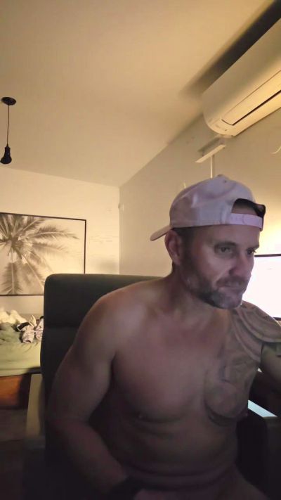 Highdeffwhore live cam on Cam4