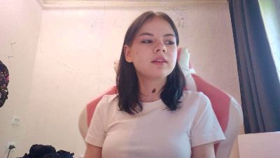 HildredBiel live cam on Cam4