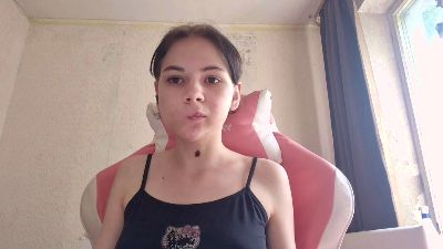HildredBiel live cam on Cam4