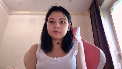HildredBiel live cam on Cam4
