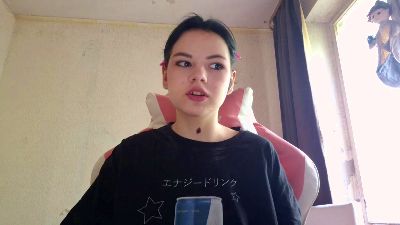 HildredBiel live cam on Cam4