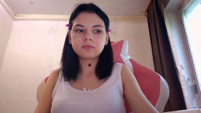 HildredBiel live cam on Cam4