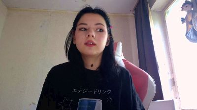 HildredBiel live cam on Cam4