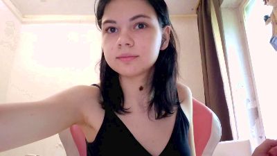 HildredBiel live cam on Cam4