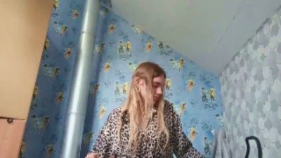HirokoNewes live cam on Cam4