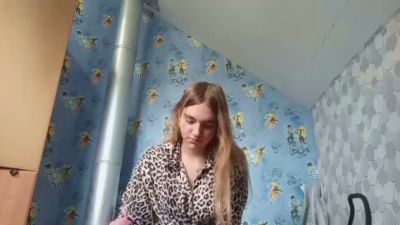 HirokoNewes live cam on Cam4