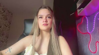 HoaGrosjean live cam on Cam4