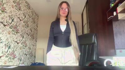 HoaGrosjean live cam on Cam4