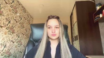 HoaGrosjean live cam on Cam4