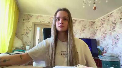 HoaGrosjean live cam on Cam4