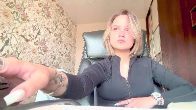 HoaGrosjean live cam on Cam4