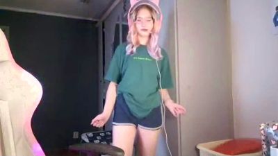 HollieWoolman live cam on Cam4