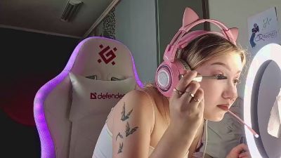 HollieWoolman live cam on Cam4