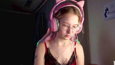 HollieWoolman live cam on Cam4