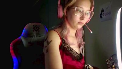 HollieWoolman live cam on Cam4