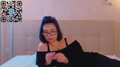 HollyFletcher live cam on Cam4