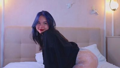 HollyFletcher live cam on Cam4