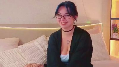 HollyFletcher live cam on Cam4