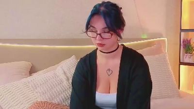 HollyFletcher live cam on Cam4