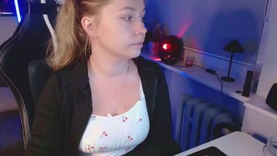 Holly_amazing live cam on Cam4