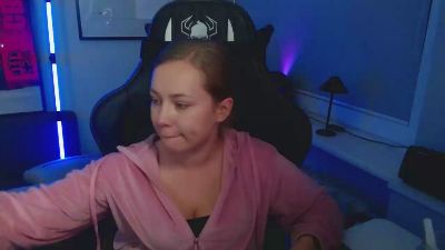 Holly_amazing live cam on Cam4