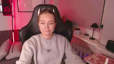Holly_amazing live cam on Cam4