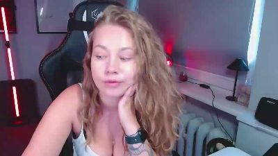 Holly_amazing live cam on Cam4