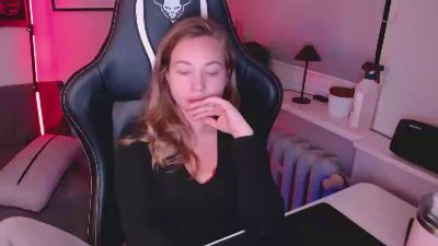 Holly_amazing live cam on Cam4
