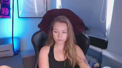 Holly_amazing live cam on Cam4