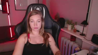 Holly_amazing live cam on Cam4