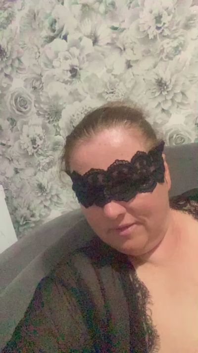 Hollymill live cam on Cam4