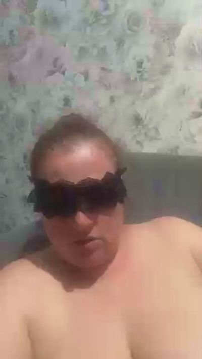 Hollymill live cam on Cam4