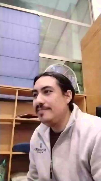 HombreAburrido live cam on Cam4
