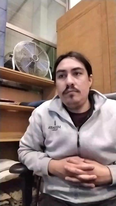 HombreAburrido live cam on Cam4