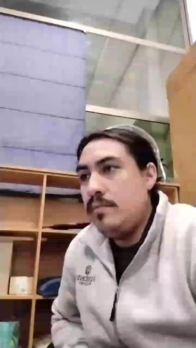 HombreAburrido live cam on Cam4