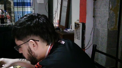 HombreHetero71 live cam on Cam4