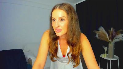 HoneyBlossome live cam on Cam4