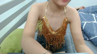 Honybaby2k live cam on Cam4